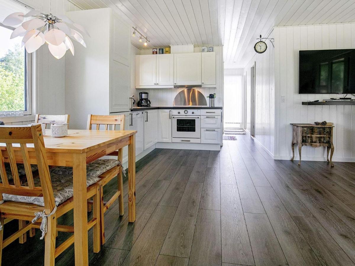 4 Person Holiday Home In L S Laeso Екстериор снимка